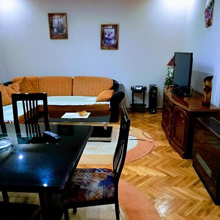 Stan Na Dan J & M Apartman Versec Kültér fotó