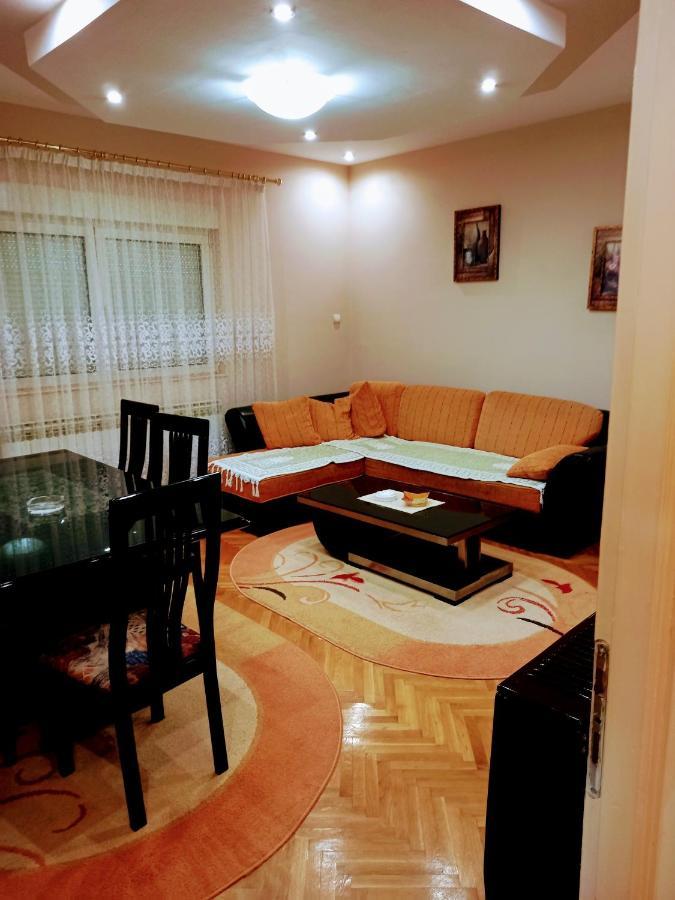 Stan Na Dan J & M Apartman Versec Kültér fotó