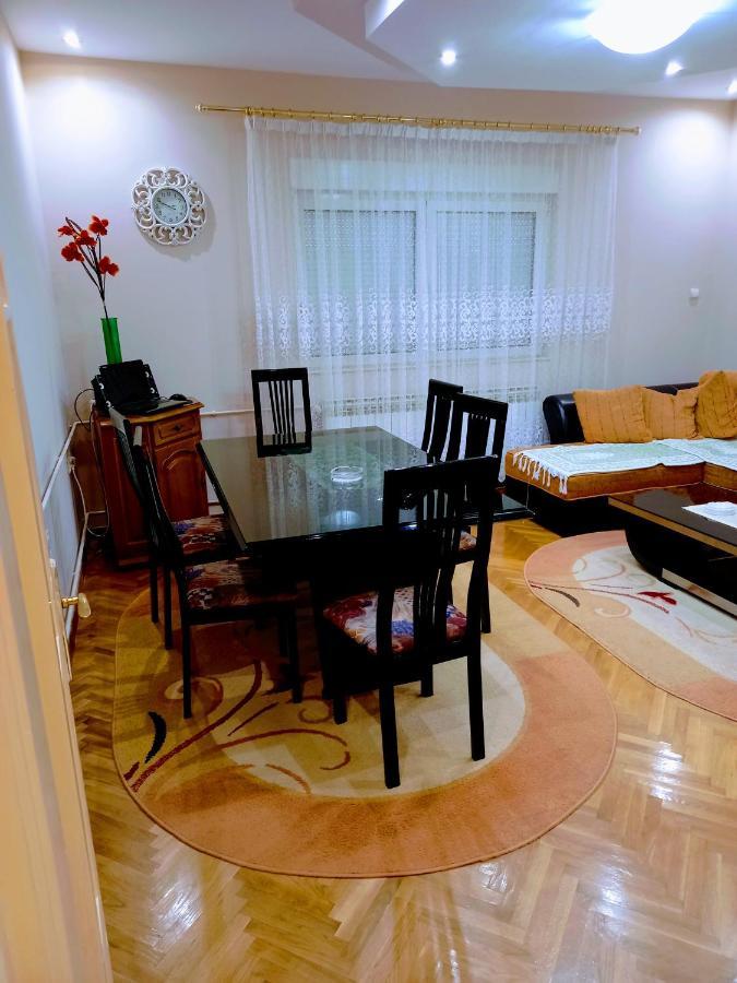 Stan Na Dan J & M Apartman Versec Kültér fotó