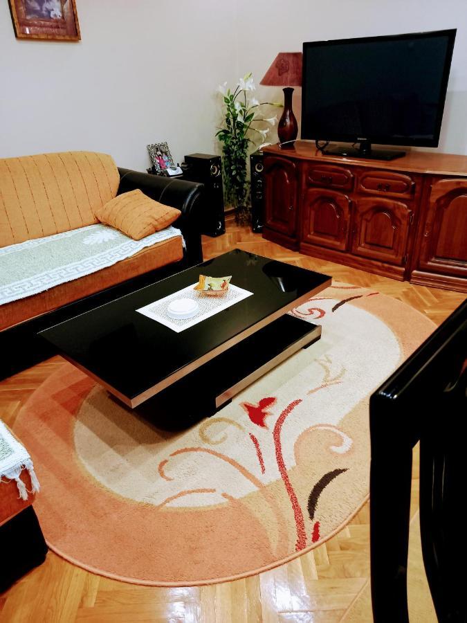 Stan Na Dan J & M Apartman Versec Kültér fotó