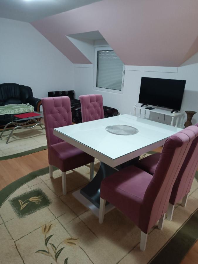 Stan Na Dan J & M Apartman Versec Kültér fotó
