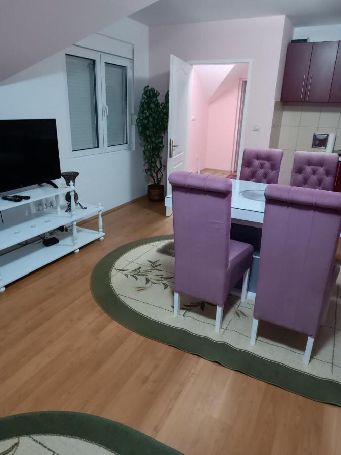 Stan Na Dan J & M Apartman Versec Kültér fotó