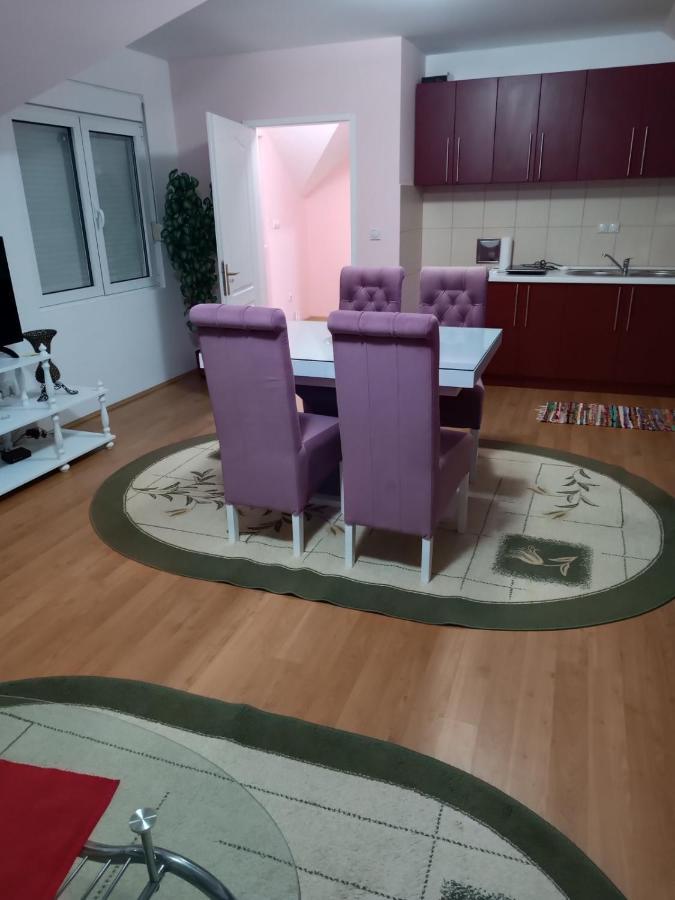 Stan Na Dan J & M Apartman Versec Kültér fotó