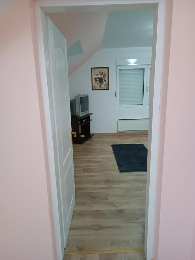 Stan Na Dan J & M Apartman Versec Kültér fotó