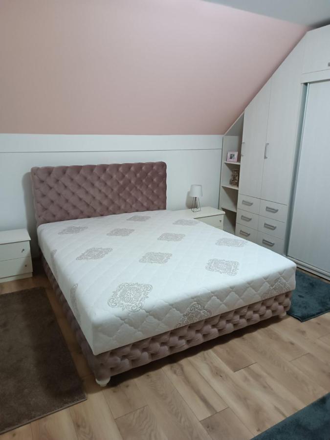 Stan Na Dan J & M Apartman Versec Kültér fotó